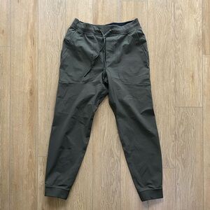 Lululemon Mens ABC Jogger Army Green  Sz M (Gently Worn)